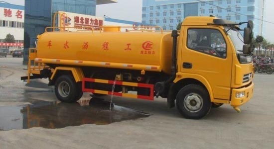 東風(fēng)多利卡<a href=http://m.877524.com/ssc target=_blank class=infotextkey>灑水車</a>