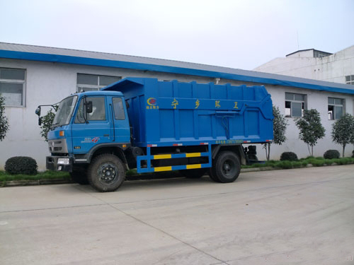 客戶定購的東風(fēng)145對(duì)接式垃圾車