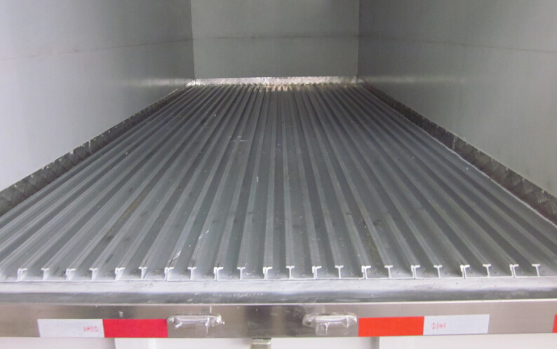 <a href=http://m.877524.com/lcc/ target=_blank class=infotextkey>冷藏車</a>通風(fēng)槽,冷藏車地板通風(fēng)槽圖片