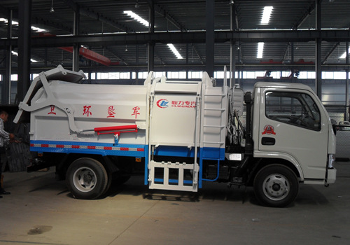 東風(fēng)銳鈴側(cè)裝壓縮式<a  data-cke-saved-href=http://www.dfxqc.com/lajiche/ href=http://www.dfxqc.com/lajiche/ target=_blank class=infotextkey><a href=http://m.877524.com/ljc target=_blank class=infotextkey>垃圾車</a></a>