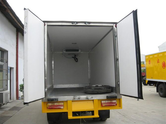 國(guó)四冷藏車