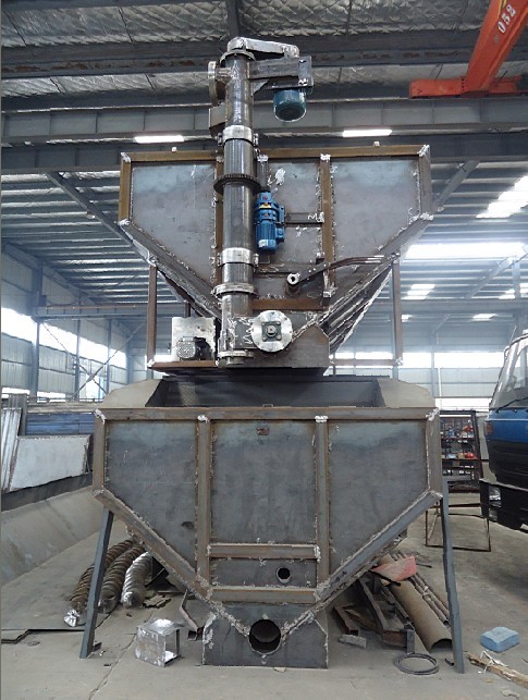 正在生產(chǎn)中的散裝<a href=http://m.877524.com/siliaoche/ target=_blank class=infotextkey>飼料車</a>罐體