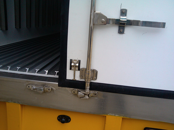 國(guó)四冷藏車