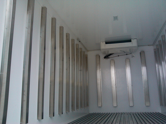 國(guó)四冷藏車