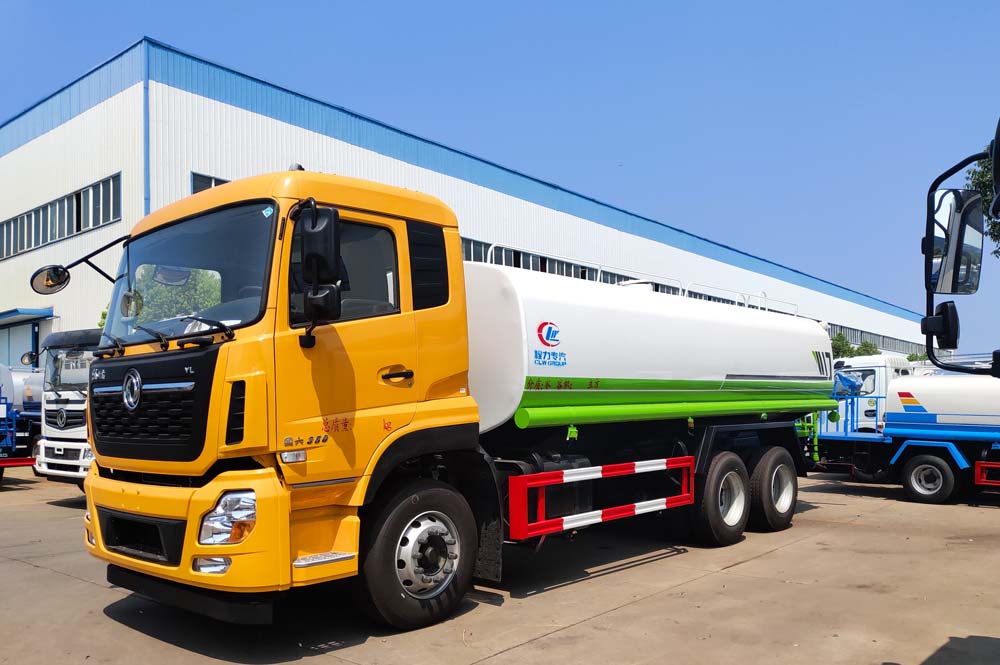 東風(fēng)天龍后雙橋國(guó)六灑水車(chē)圖片2