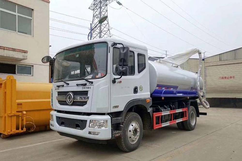 12方東風(fēng)D9國(guó)六吸糞車(chē)